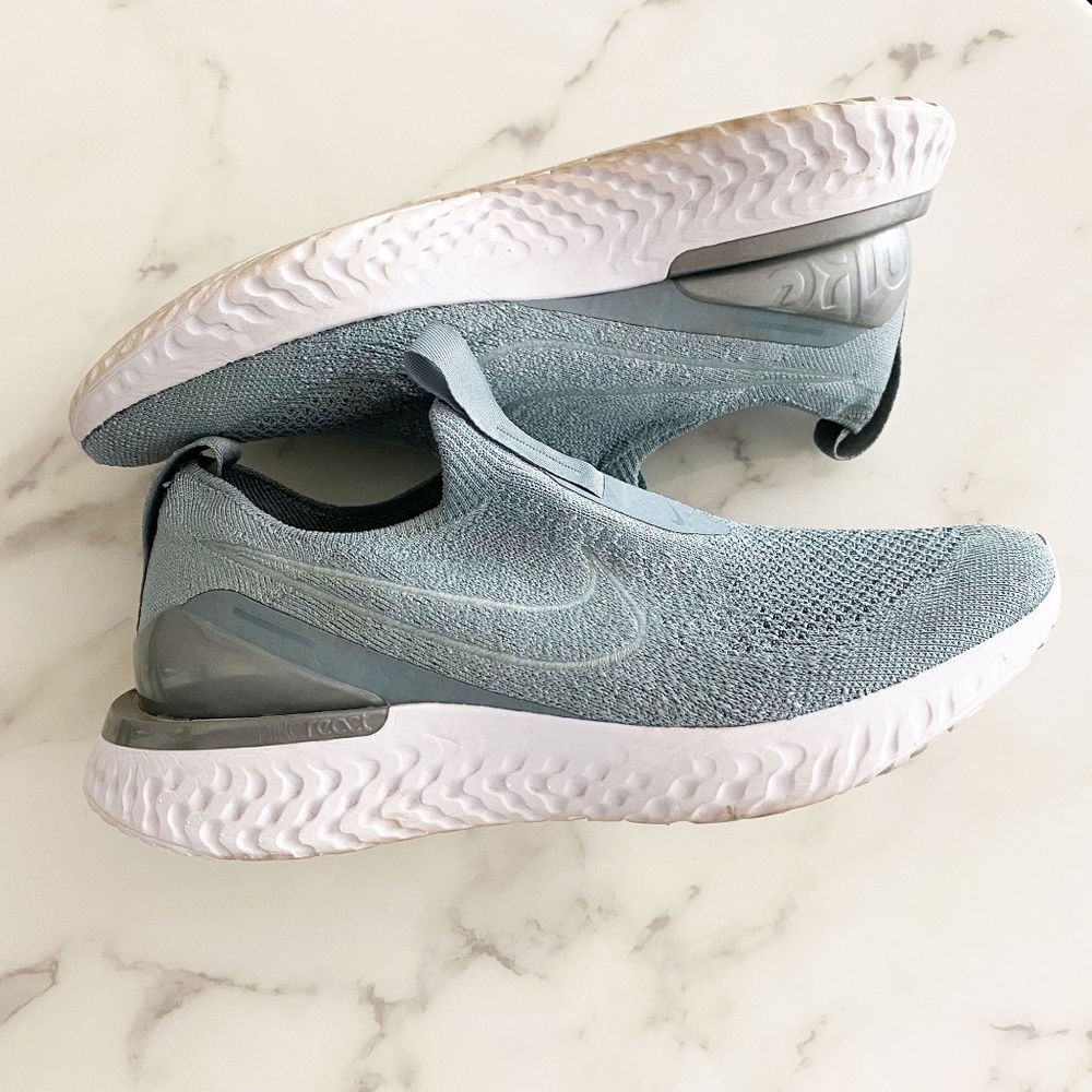 Nike Epic Phantom React Flyknit in blue